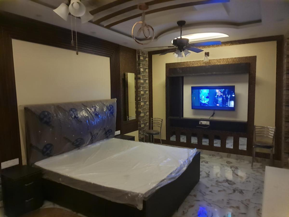 Divine Hotel & Banquet Hall Бхопал Экстерьер фото